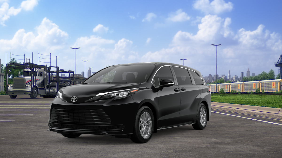 2026 Toyota Sienna LE 8-Passenger Hybrid AWD's photo