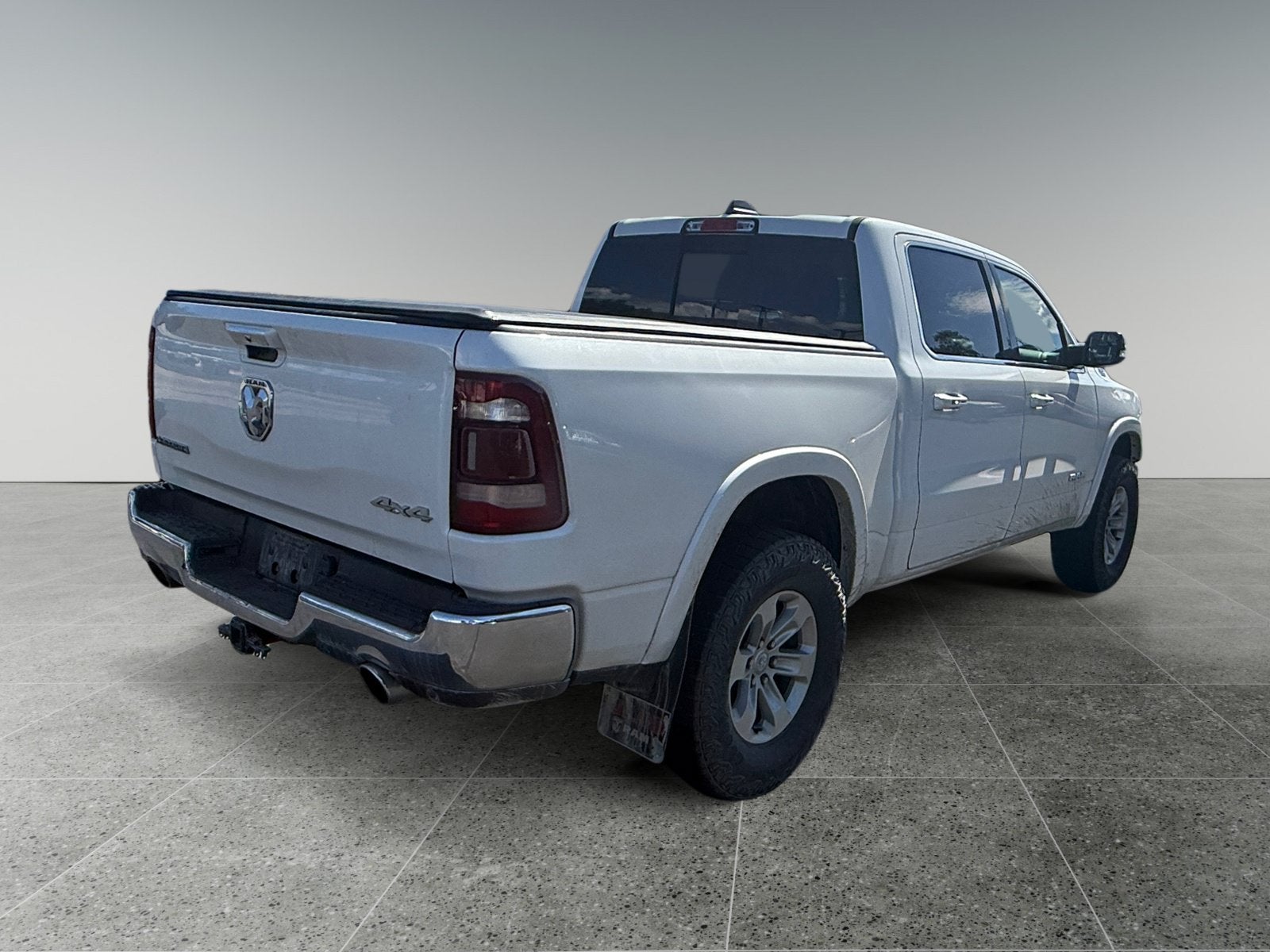 2022 RAM 1500 Laramie Crew Cab 4x4 5'7" Box