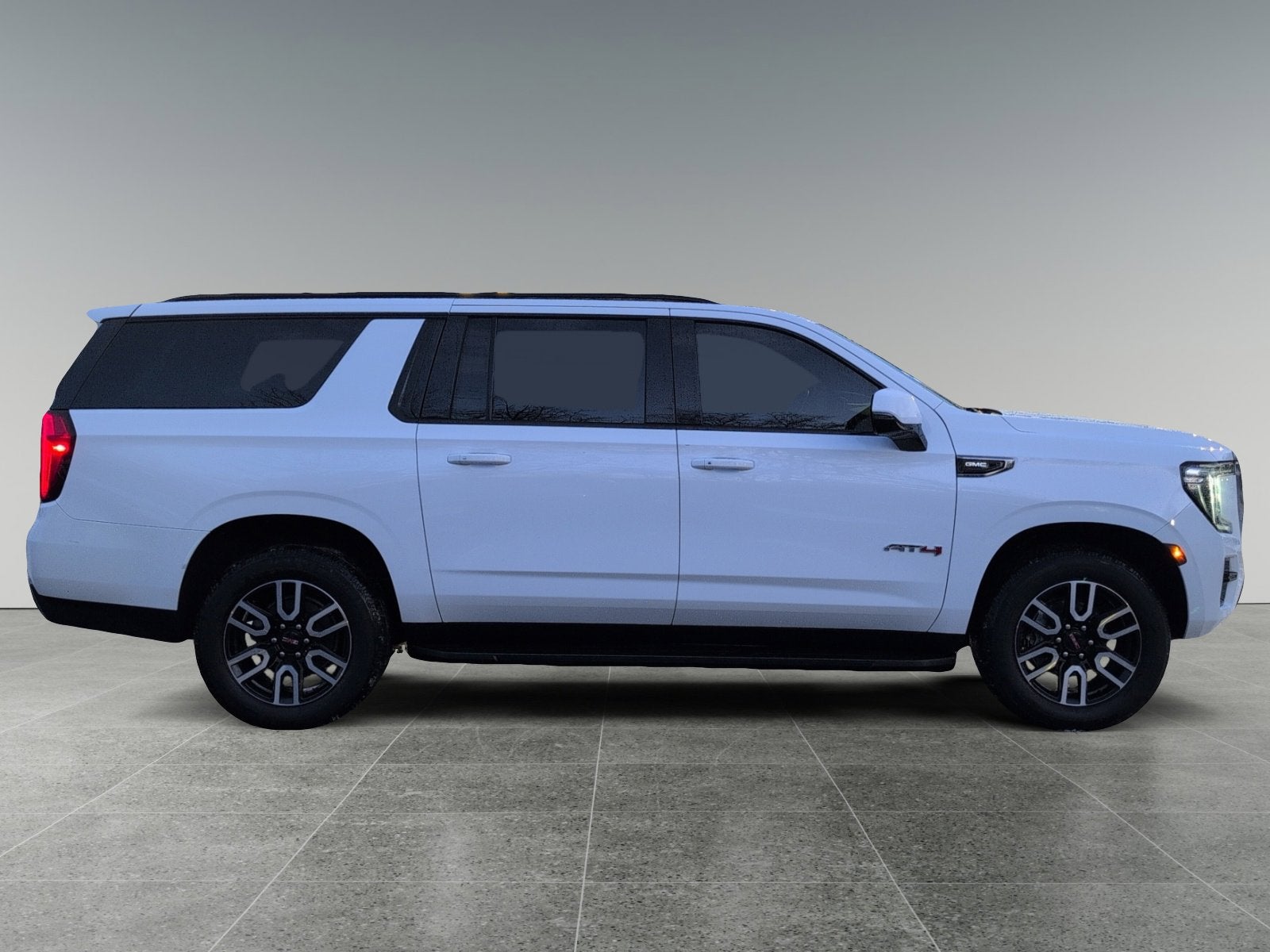 2022 GMC Yukon XL AT4