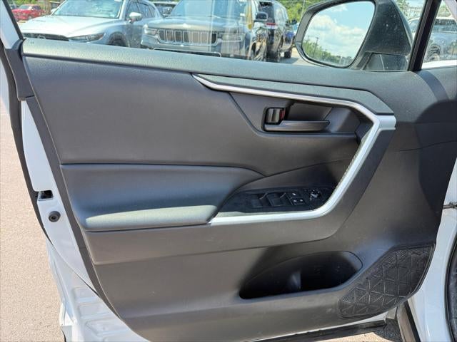 2022 Toyota RAV4 Hybrid LE