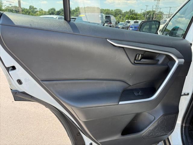 2022 Toyota RAV4 Hybrid LE