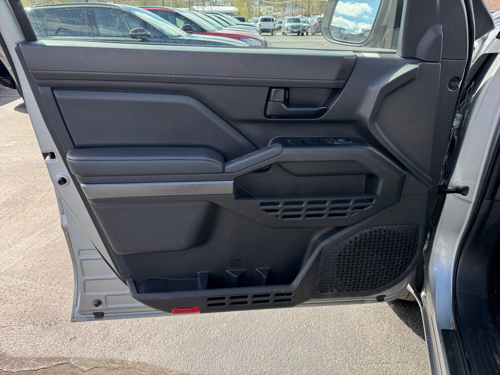 2025 Toyota Tacoma 4WD SR5