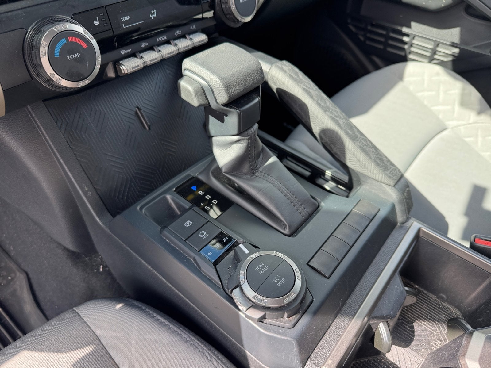 2025 Toyota Tacoma 4WD SR5