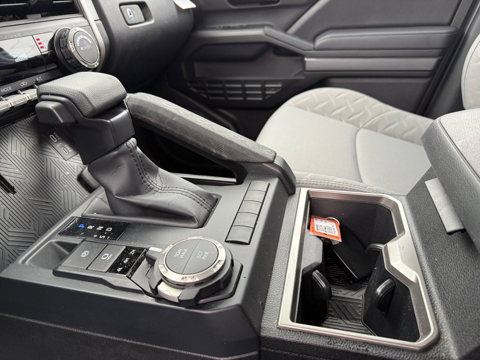 2025 Toyota Tacoma 4WD SR5