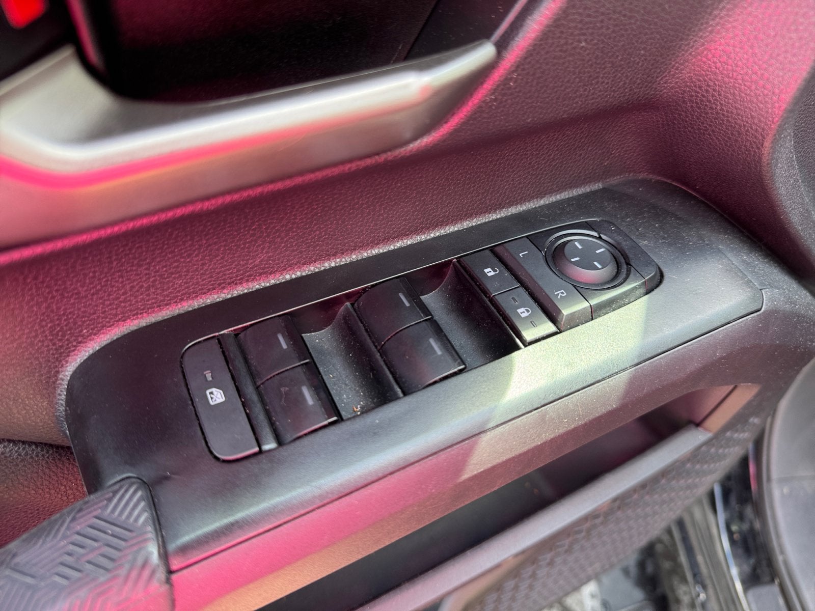 2025 Toyota Tacoma 4WD SR5