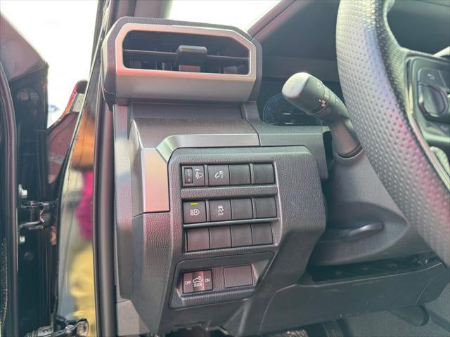 2025 Toyota Tacoma 4WD SR5