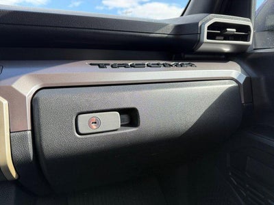 2025 Toyota Tacoma 4WD SR5