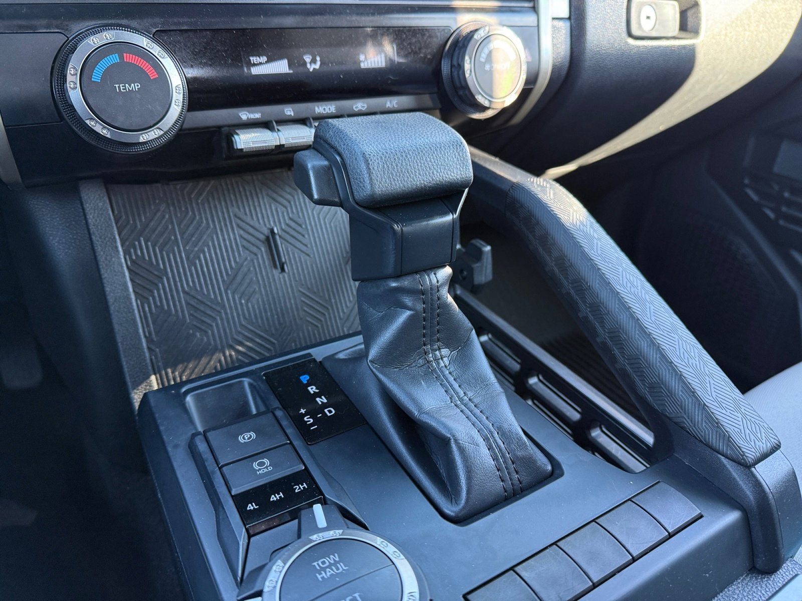 2025 Toyota Tacoma 4WD SR5