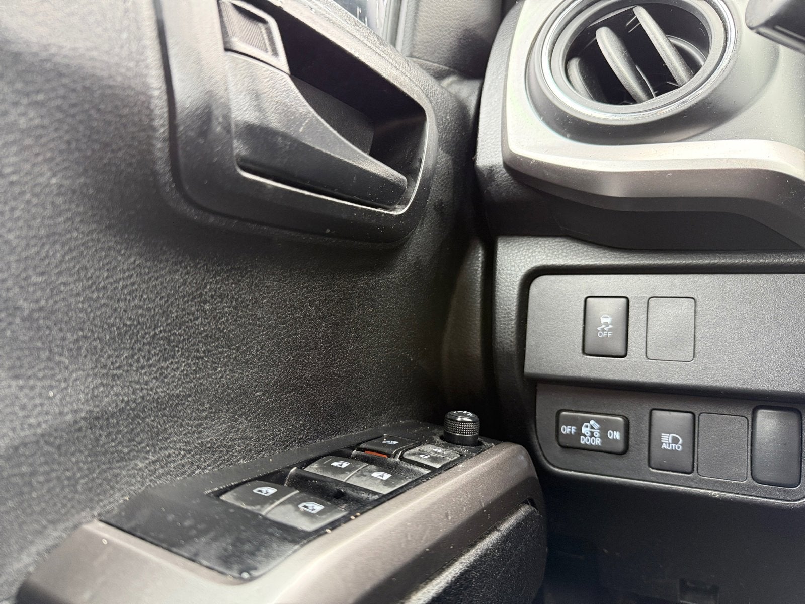 2023 Toyota Tacoma 4WD SR5