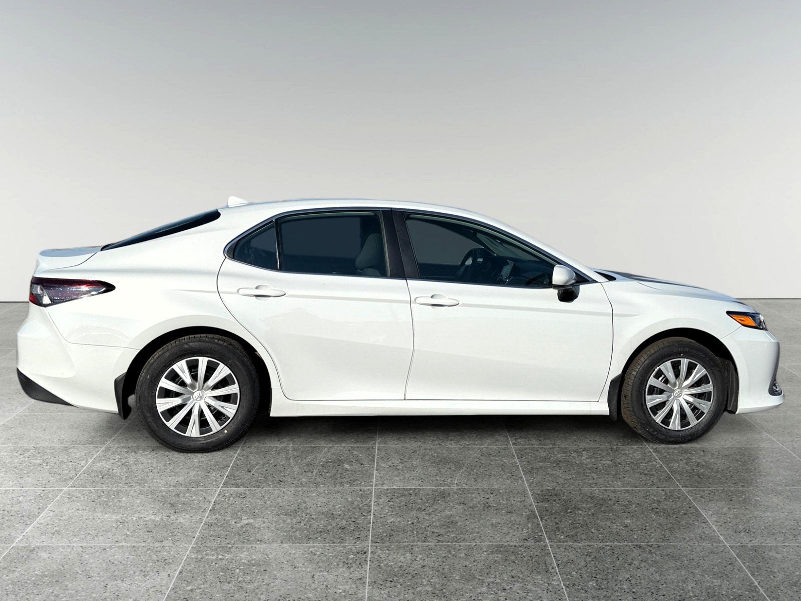 2024 Toyota Camry Hybrid LE
