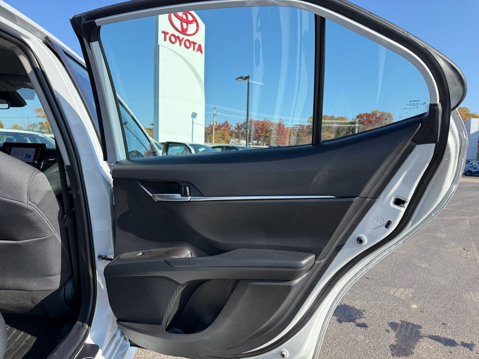 2024 Toyota Camry Hybrid LE