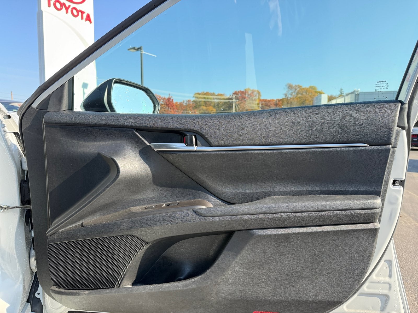 2024 Toyota Camry Hybrid LE