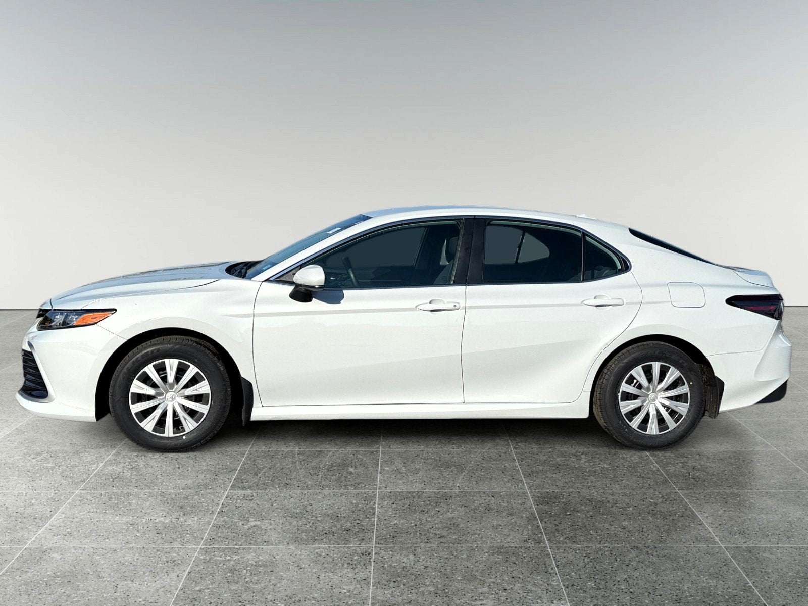 2024 Toyota Camry Hybrid LE