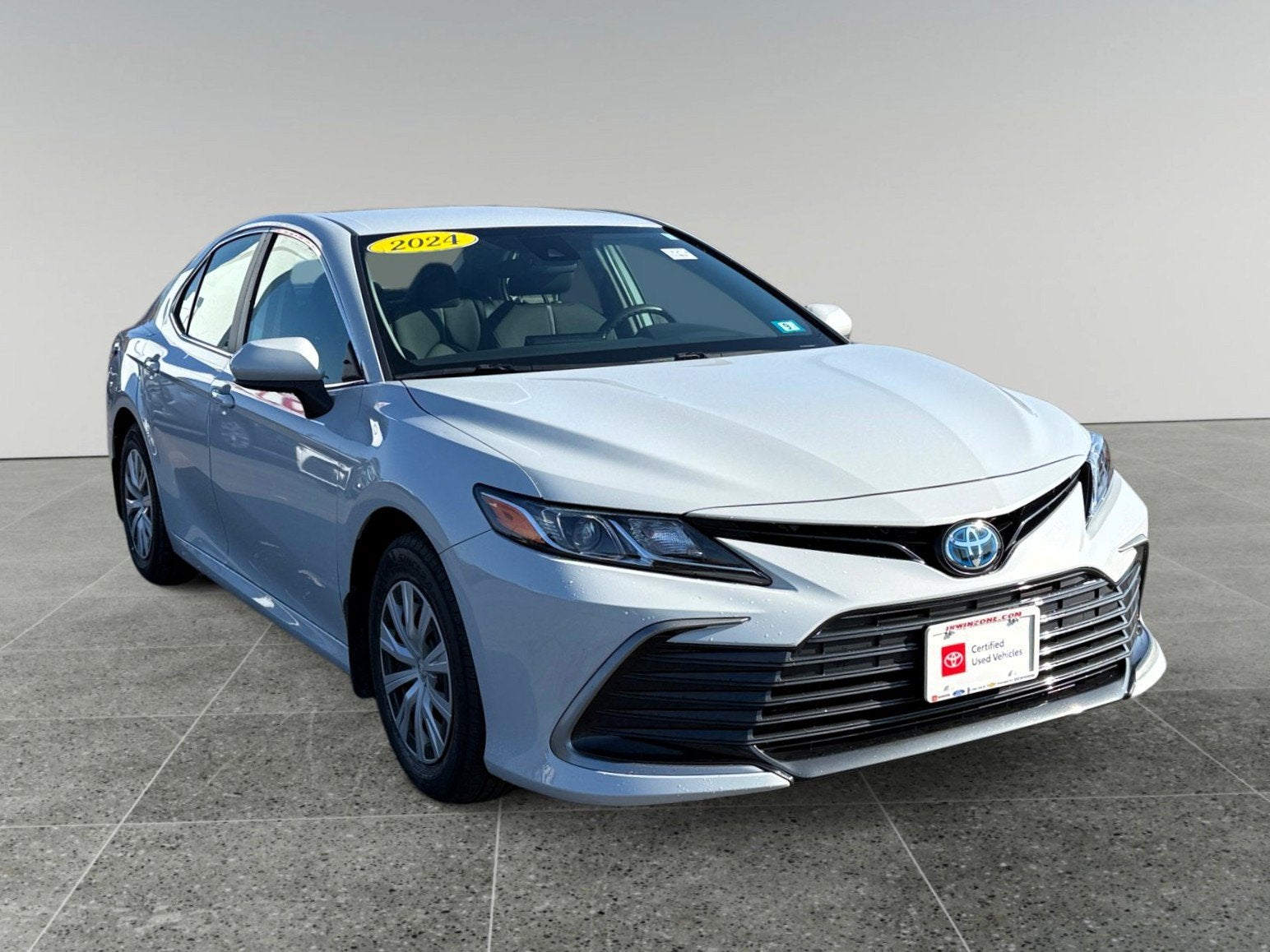 2024 Toyota Camry Hybrid LE