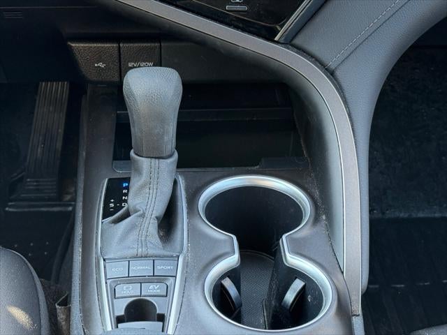 2024 Toyota Camry Hybrid LE
