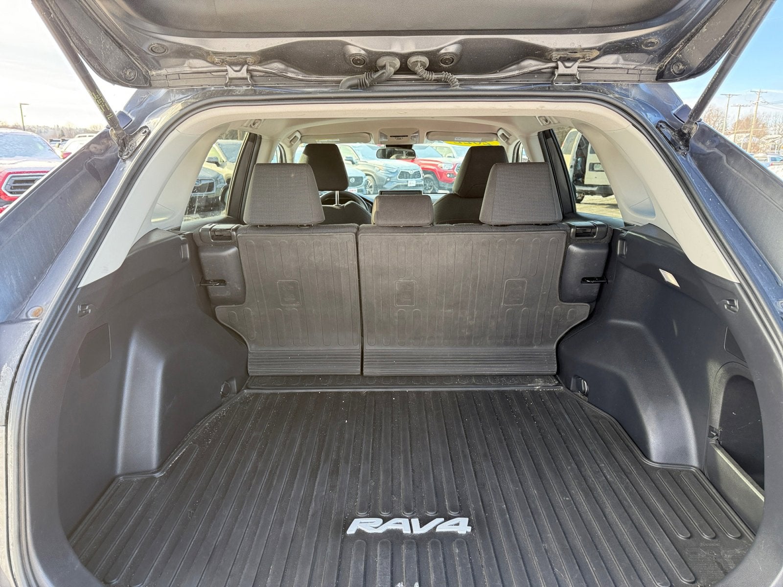 2022 Toyota RAV4 Hybrid LE