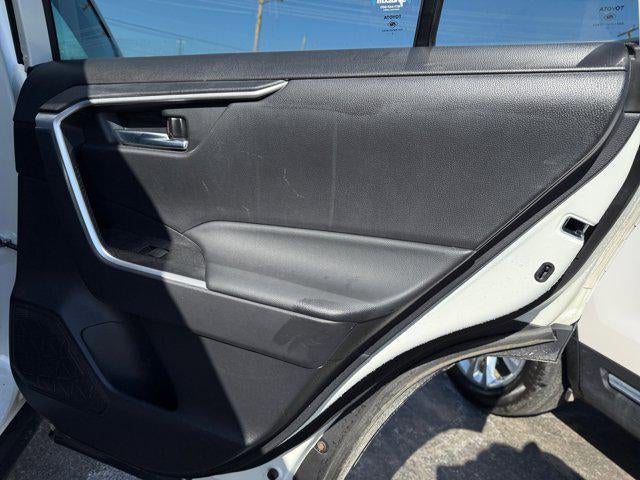 2022 Toyota RAV4 Hybrid SE