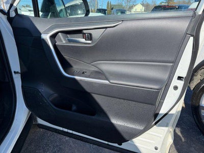 2022 Toyota RAV4 Hybrid SE