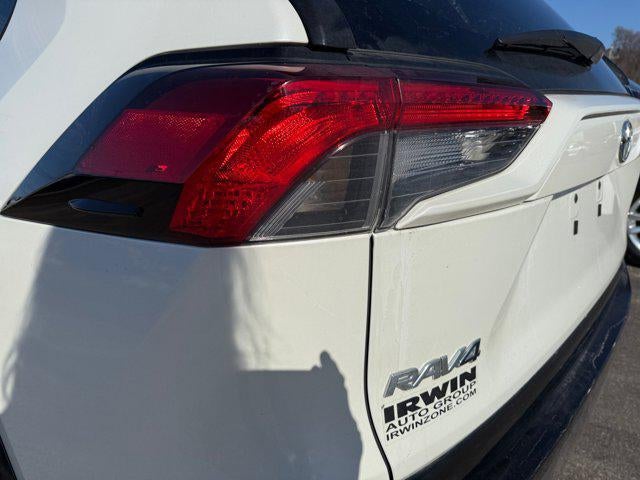 2022 Toyota RAV4 Hybrid SE