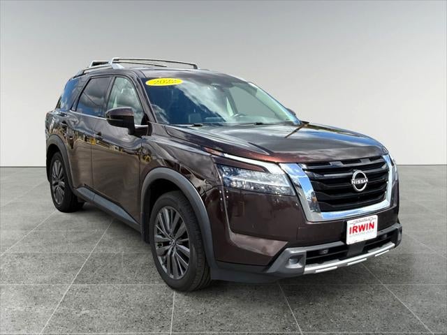 2022 Nissan Pathfinder SL