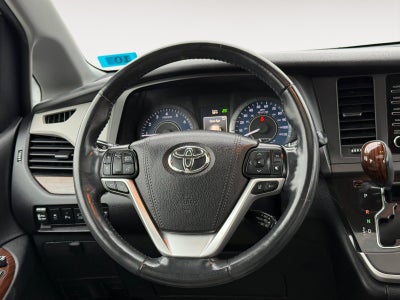 2020 Toyota Sienna Limited Premium
