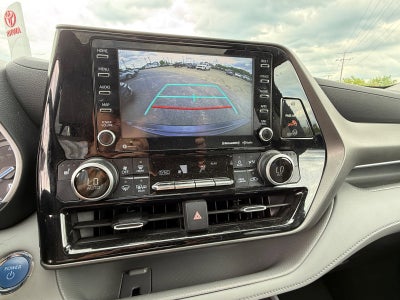 2022 Toyota Highlander Hybrid XLE