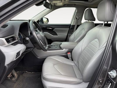 2022 Toyota Highlander Hybrid XLE