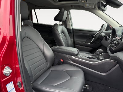 2022 Toyota Highlander Hybrid XLE