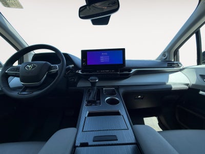 2025 Toyota Sienna XLE