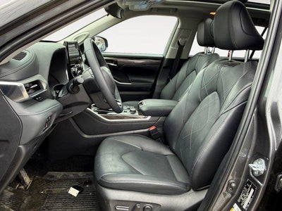 2025 Toyota Highlander Platinum
