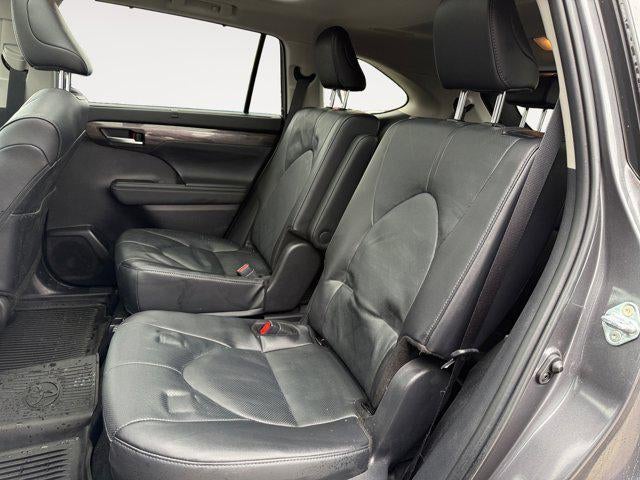 2025 Toyota Highlander Platinum