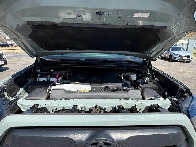 2025 Toyota Tundra 4WD Truck SR5