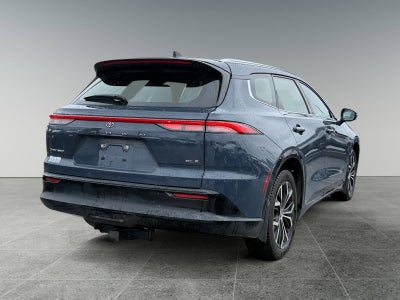 2025 Toyota Crown Signia XLE