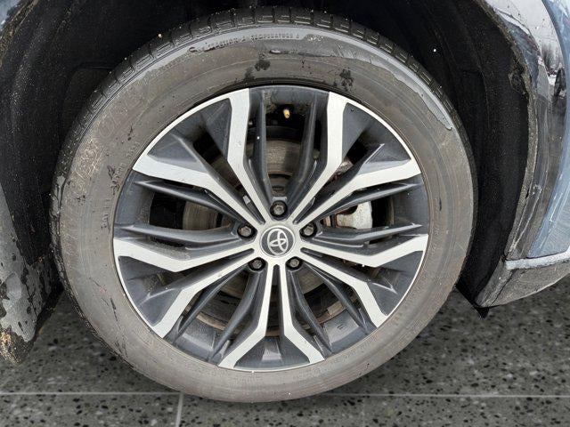 2025 Toyota Crown Signia XLE