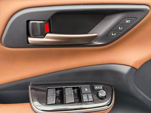 2025 Toyota Crown Signia Limited