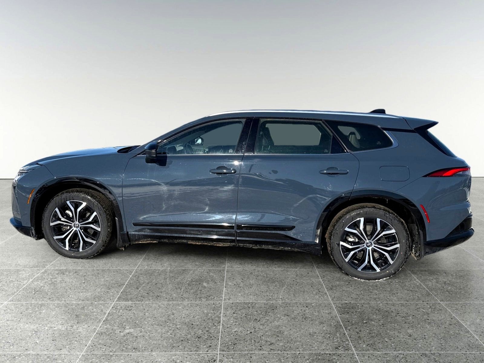 2025 Toyota Crown Signia XLE