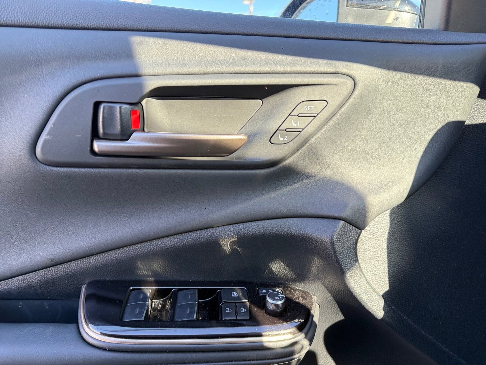 2025 Toyota Crown Signia XLE