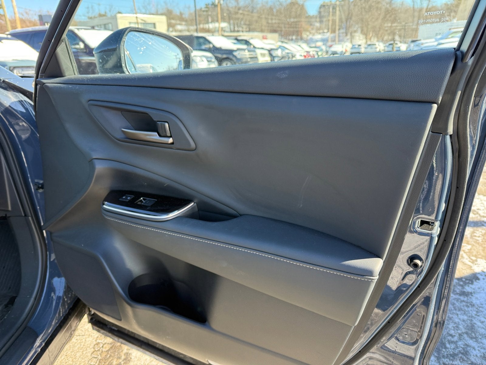 2025 Toyota Crown Signia XLE