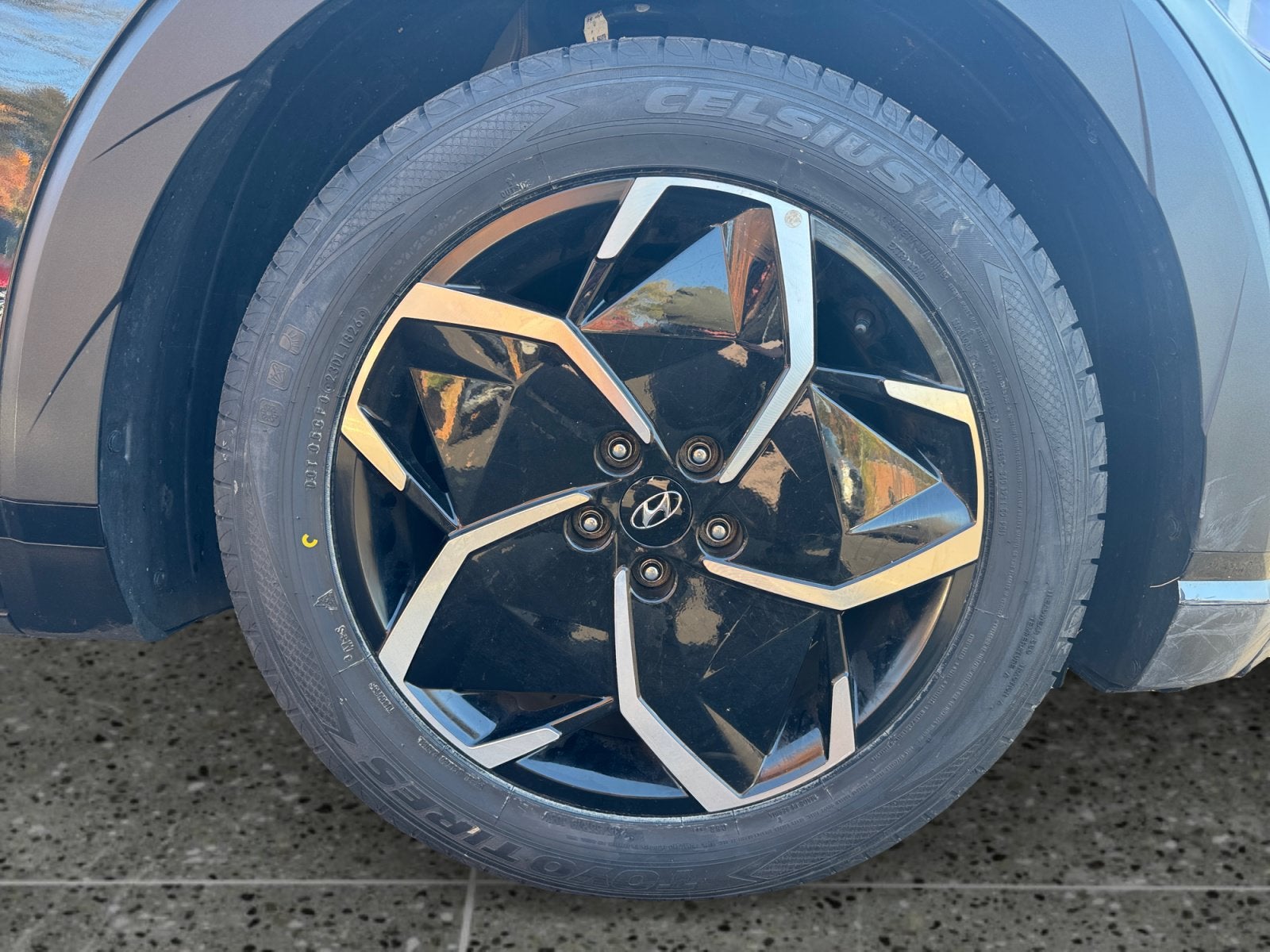 2024 Hyundai IONIQ 5 SEL