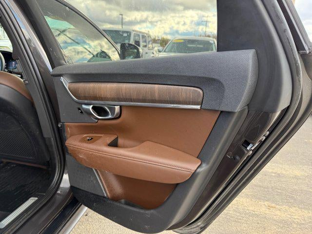 2024 Volvo V90 Cross Country Plus