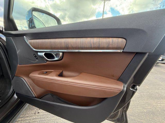 2024 Volvo V90 Cross Country Plus