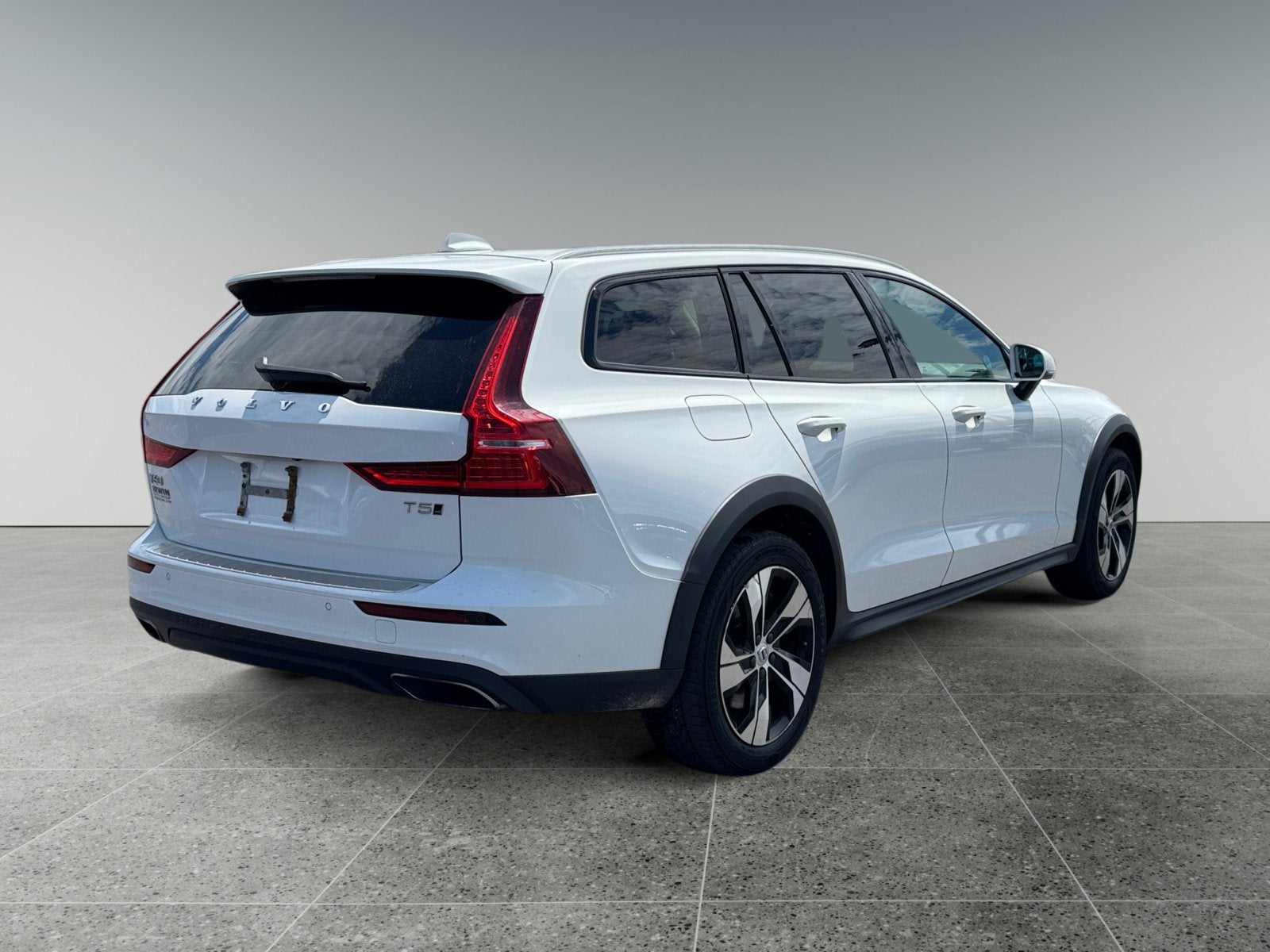 2020 Volvo V60 Cross Country T5