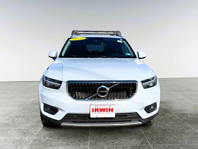 2022 Volvo XC40 Momentum