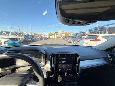 2022 Volvo XC40 Momentum