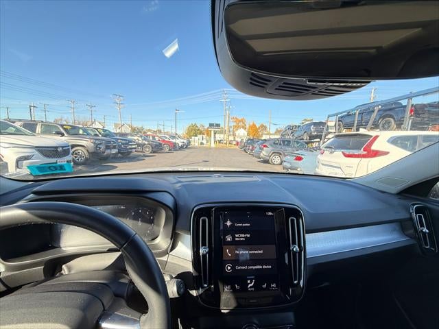 2022 Volvo XC40 Momentum