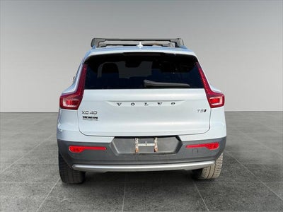 2022 Volvo XC40 Momentum