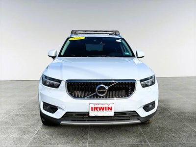 2022 Volvo XC40 Momentum