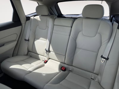 2022 Volvo XC60 Momentum