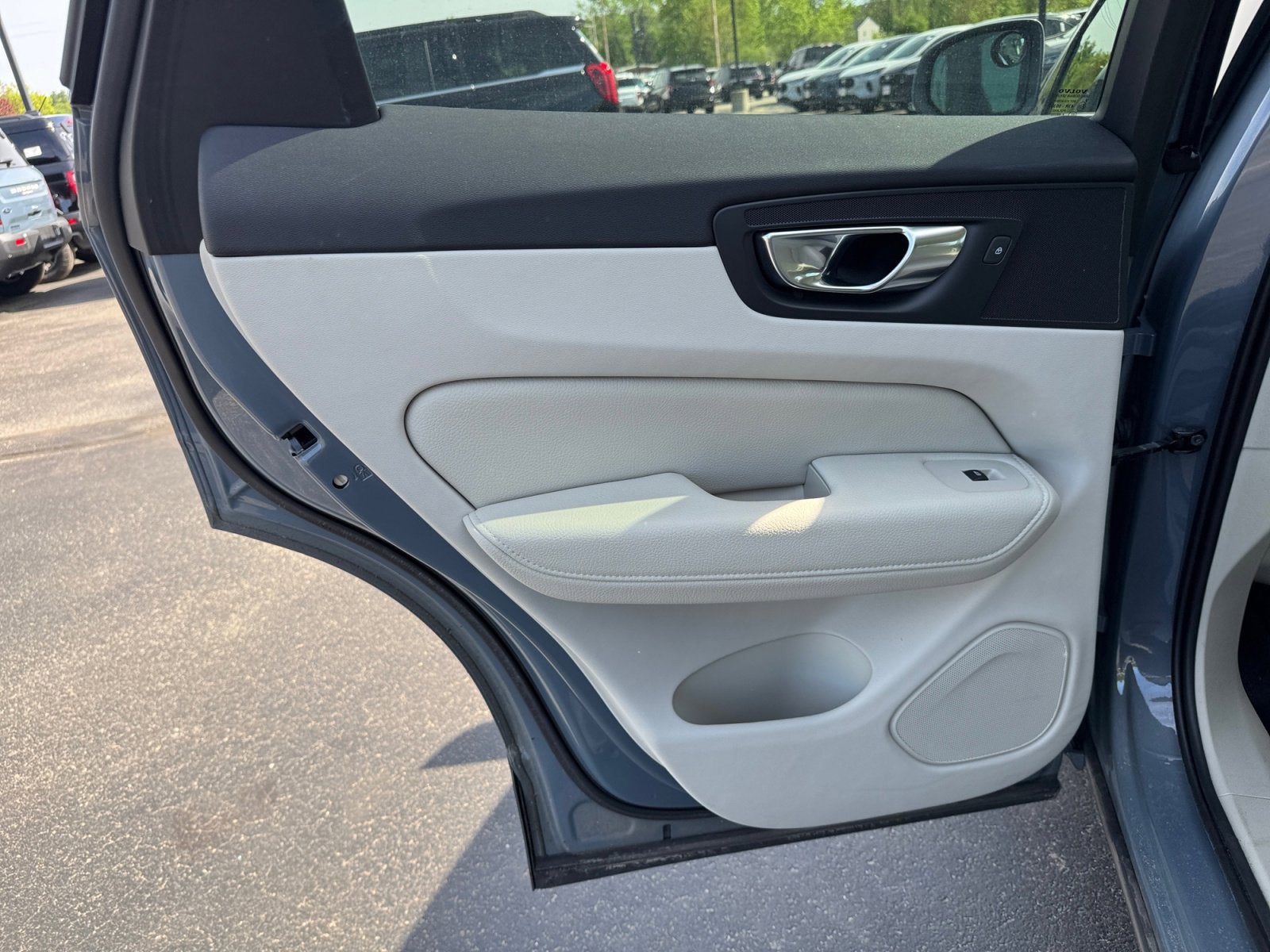 2022 Volvo XC60 Momentum