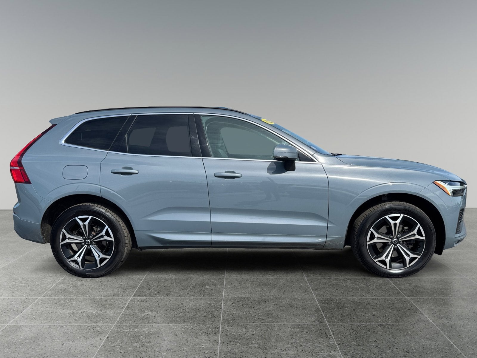 2022 Volvo XC60 Momentum